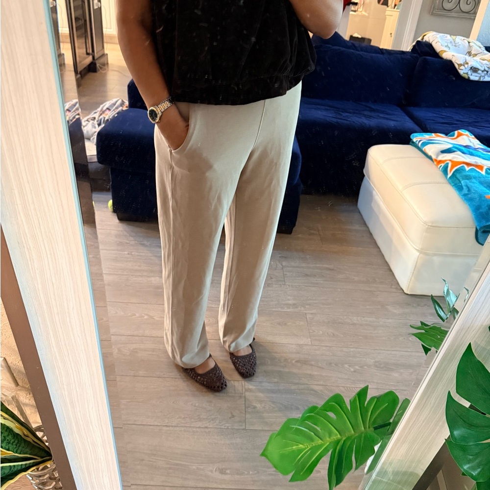 Lululemon Women's cream/tan straight -Leg Pull-On Pants
